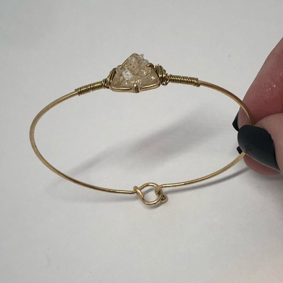 🎉🎉HP 10/4🎉🎉Gold Tone Druzy Triangle Bracelet - Picture 3 of 4